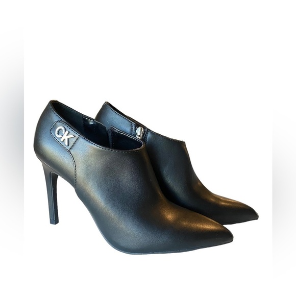 Calvin Klein Hally 2 Woman's Black Faux Leather Ankle Boots, Size 8.5 - Picture 1 of 13